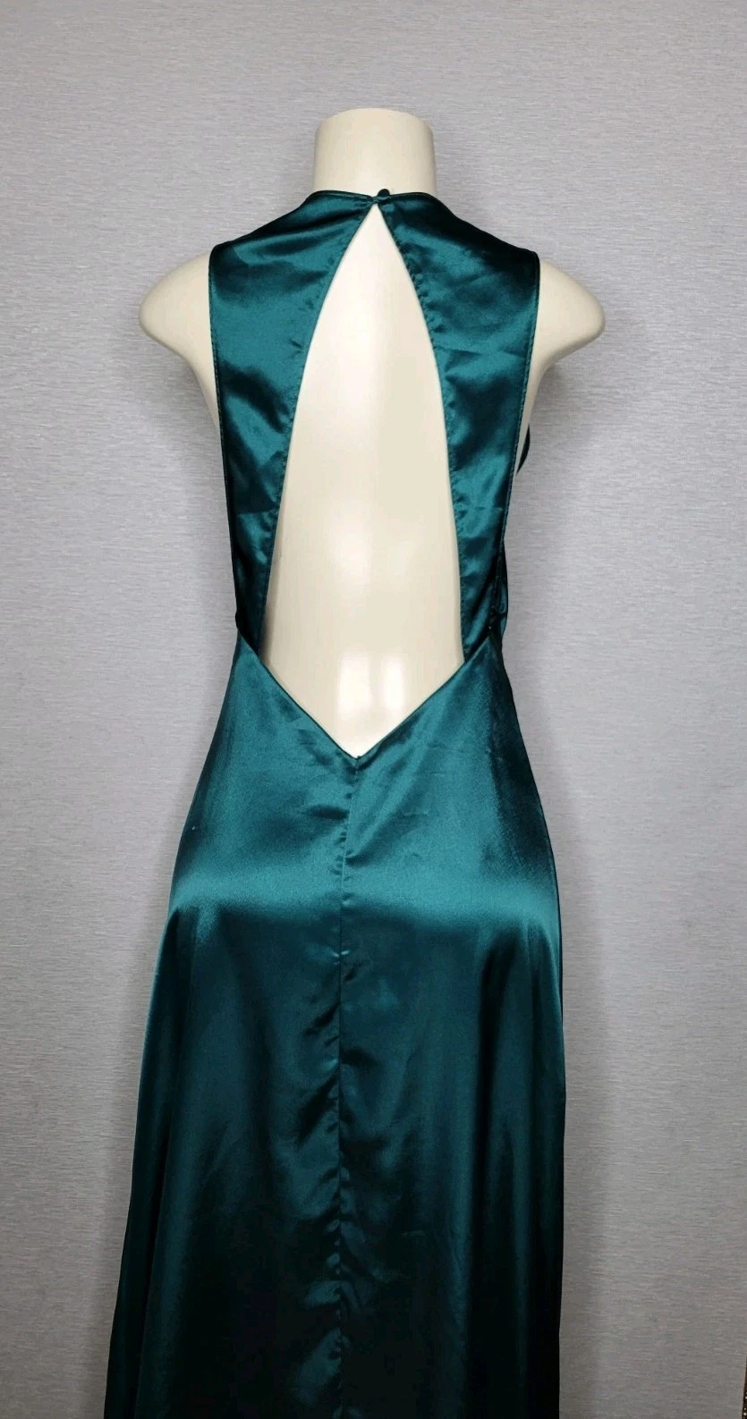 UNDERCOVER Camicia da notte lunga vintage Victoria's Secret etichetta oro liquido raso schiena aperta smeraldo M