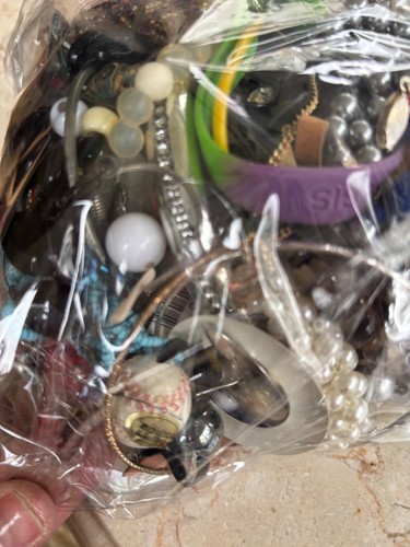 Mixed Jewelry Lot For Crafting & Repurposing 2 Lbs 12 Oz Assorted Beads Bracele - Picture 8 of 10