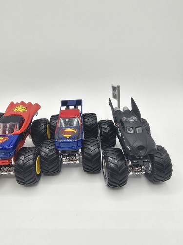 Lot of 4 Monster Jam 1/64 Scale Trucks DC Comics Batman, Superman & Wonder Woman - Picture 2 of 16