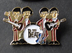 THE-BEATLES-BAND-JOHN-PAUL-RINGO-GEORGE-BRITISH-LAPEL-PIN-BADGE-1-5-INCHES