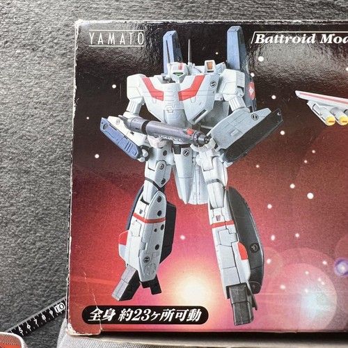 MACROSS VF-1J 1/60 Super Valkyrie w/ Decals & Manual w/ Original Box YAMATO F/S - Picture 15 of 17