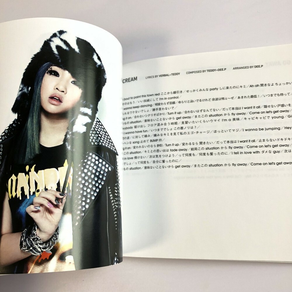 2NE1 COLLECTION CD アルバムめとめ売り Amazon.com: Collection: 4988064580385: 2NE1: Books