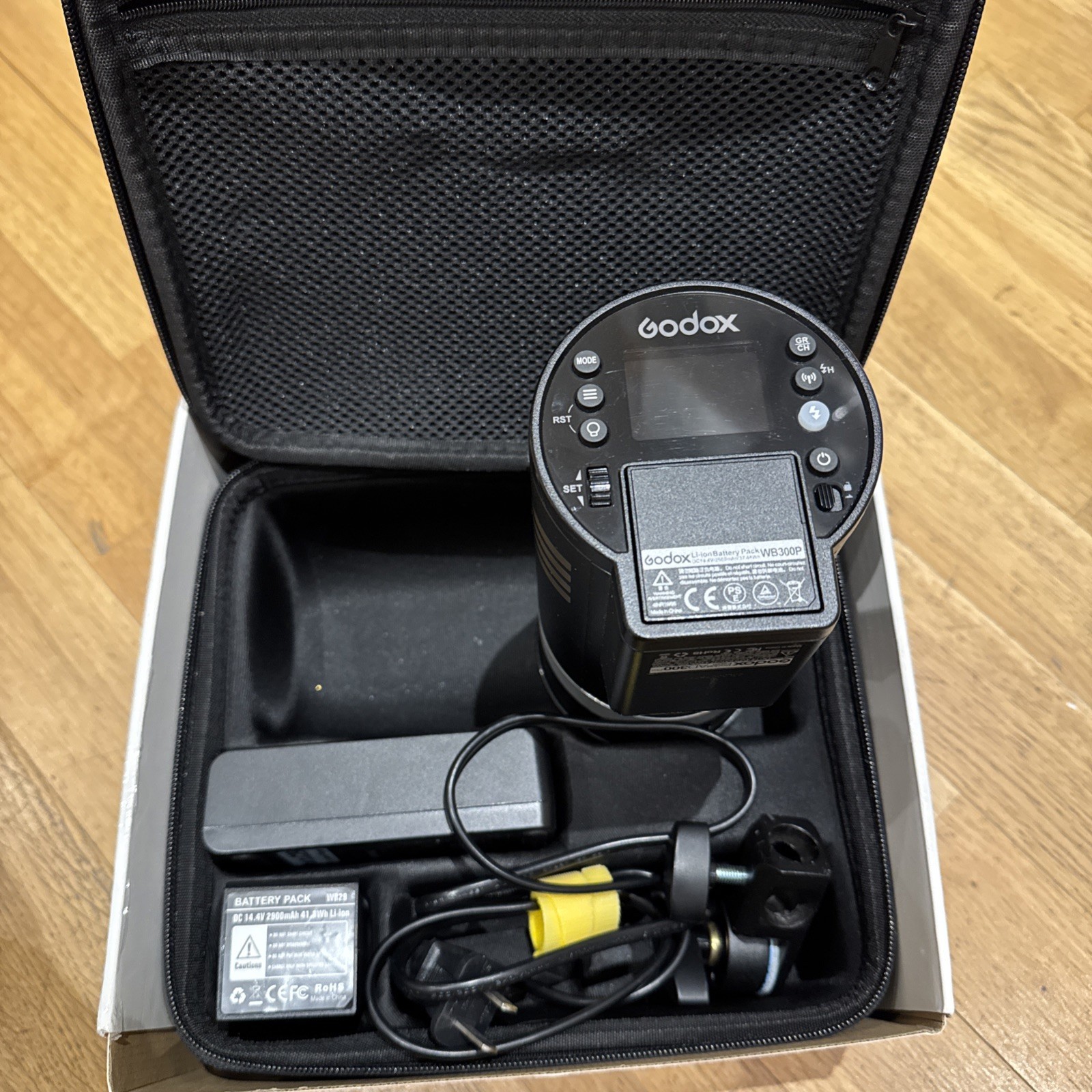 Godox AD300 Pro 2.4g TTL HSS Wireless Flash Light with extra battery 