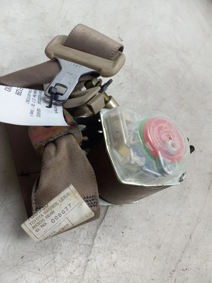 1999 LEXUS RX300 REAR SEAT BELT - Image 2 of 4