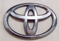 Toyota Corolla Front Grill Emblem Badge 75431-02080 Oem Genuine