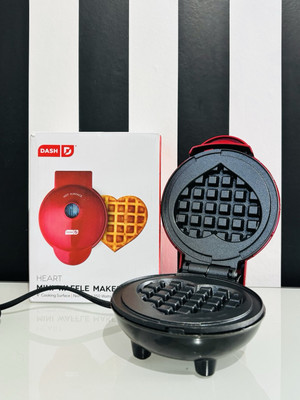   Dash Original Love Heart Mini Waffeleisen einzeln rot Chaffles Valentinstag