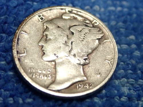 SILVER  MERCURY DIME: SCARCE 1942-P IN FINE CONDITION!