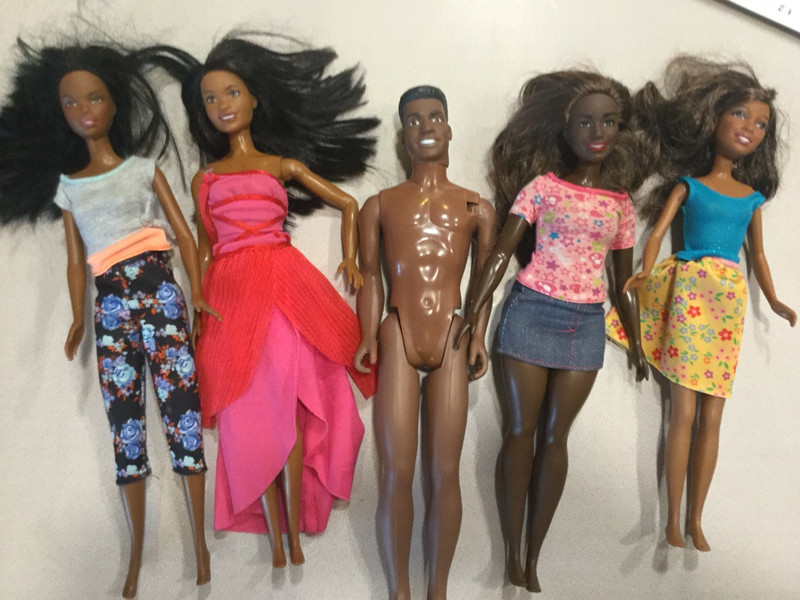 lot 0f 5 African American Barbie & Barbie type dolls