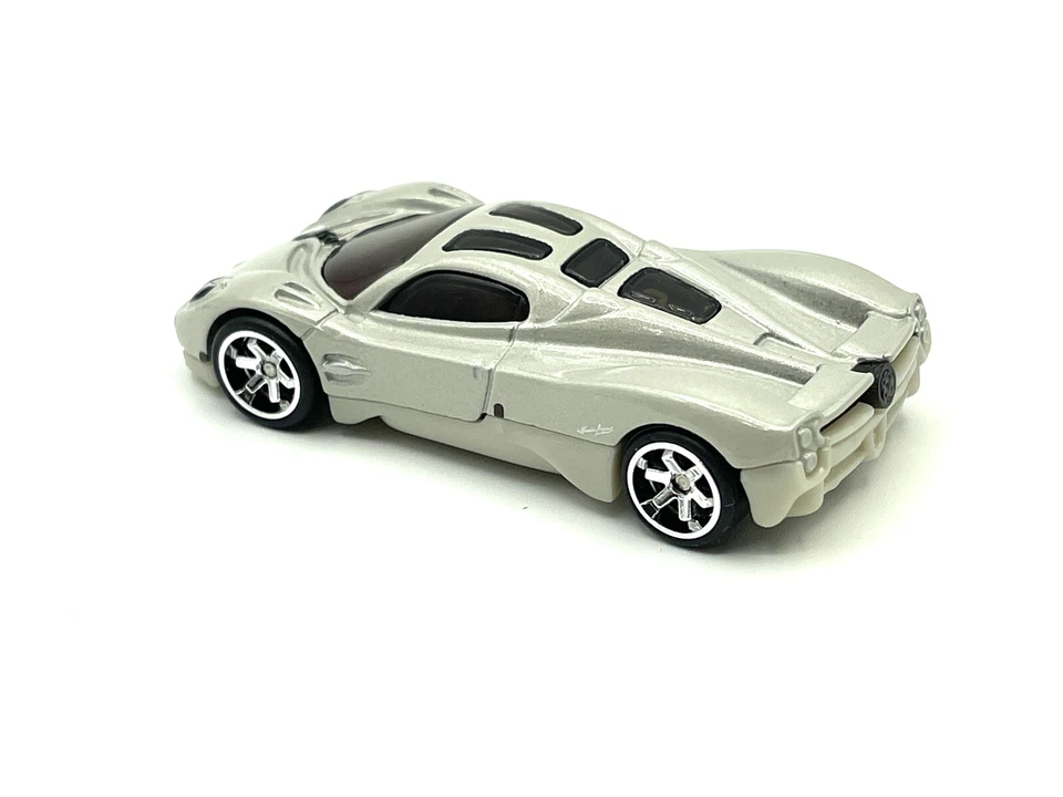 Hot Wheels Pagani Utopia HW Exotics #205 2024 intercambio de ruedas súper personalizado por AEB Foto 4 de 4