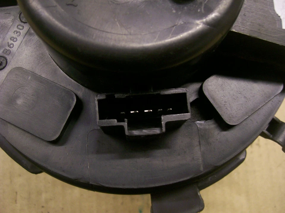 PEUGEOT 206 CC CALENTADOR VENTILADOR MOTOR APAGADO 2006 REG 3 PUERTAS B6830 BEHR II Foto 4 de 4