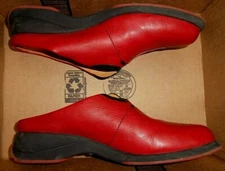 EUC $130 MURTOSA MISTRAL RED & BLACK Leather SlipOn Mules Clog Shoes EU 39 = 8.5