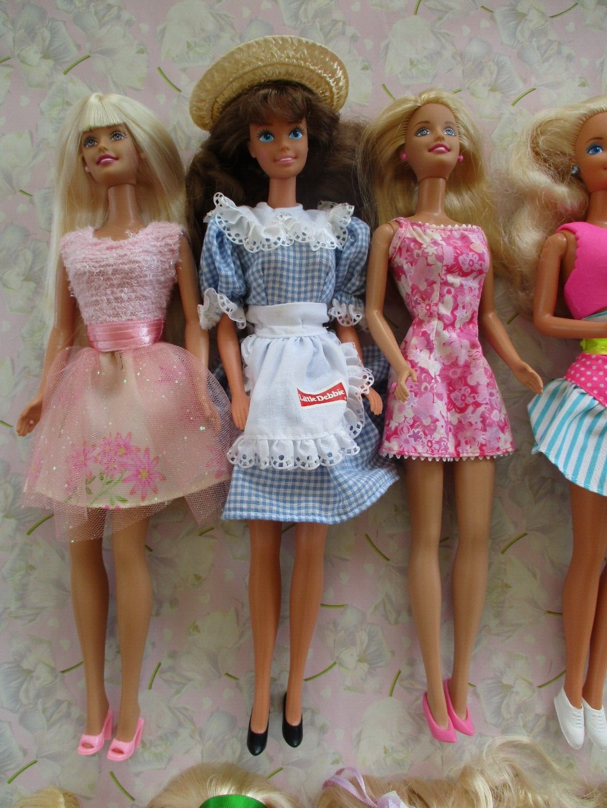 Mattel Barbie Mixed Lot of 10 Fashion Dolls/Fashions/Shoes