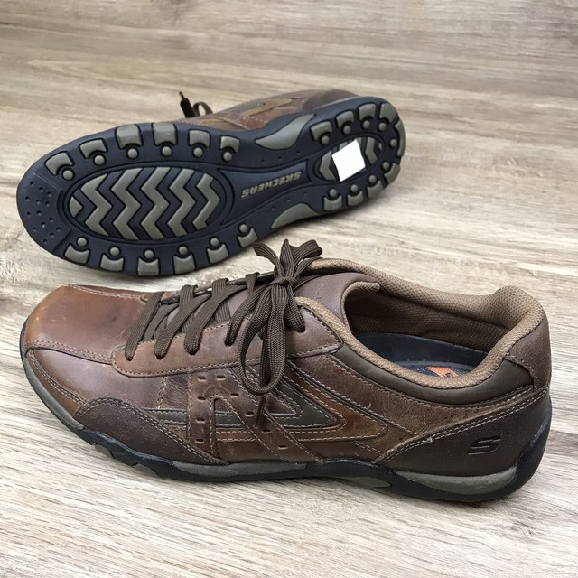 relaxed step skechers