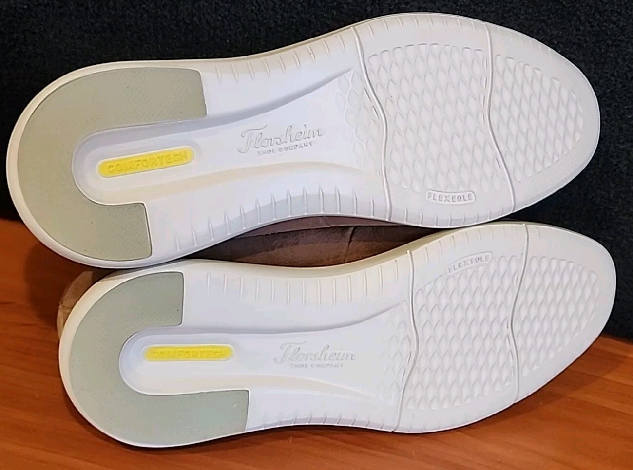 SAOLA Scarpe da uomo in pelle Florsheim Comfortech Flexsole. Scamosciato marrone taglia 7 5 M