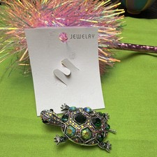155-Silver Tone Turtle Brooch Pin w/ Green Multicolor Round Pav  Rhinestones