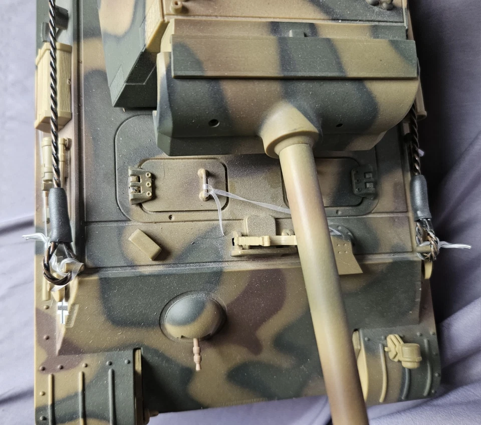 ULTIMATE SOLDIER WWII GERMAN PANTHER TANK MODEL 1:18 SCALE MINT CONDITION  - Image 4 of 4