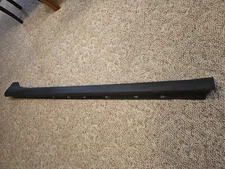 2018-2020 BUICK REGAL TOURX RIGHT PASSENGER SIDE SKIRT ROCKER PANEL MOLDING OEM