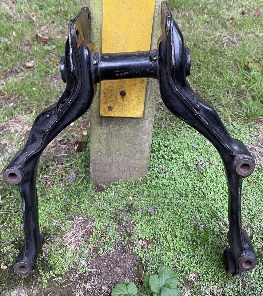 HONDA CX 500 1979 1983 CX 500 C CUSTOM RADIATOR ENGINE MOUNT BRACKET BRACKET - Image 3 of 4