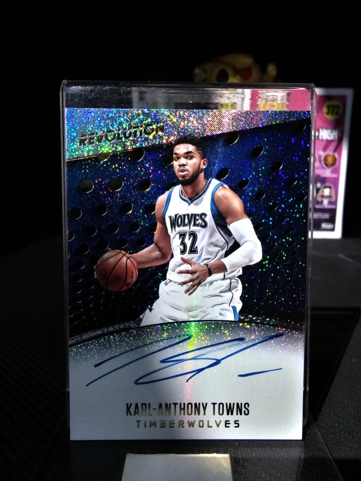 2017-18 Panini Revolution AutographsA-KAT Karl Anthony TownsOn card AutoNM+++ - Image 4 of 4