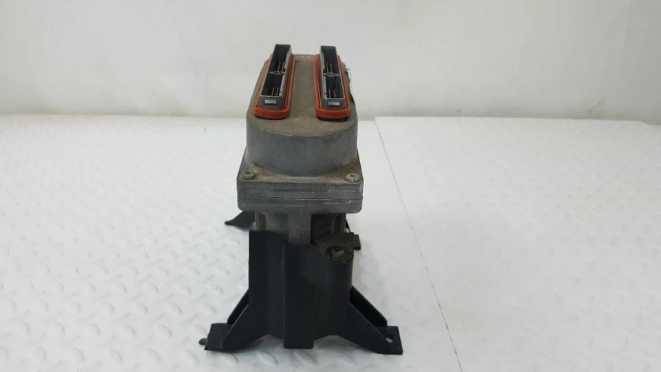 Oldsmobile 88 Royal Engine Control Module 1996 Foto 3 de 4