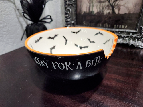 (1) Eccolo Halloween STAY FOR A BITE Vampire Bats Candy Serving Ceramic Bowls