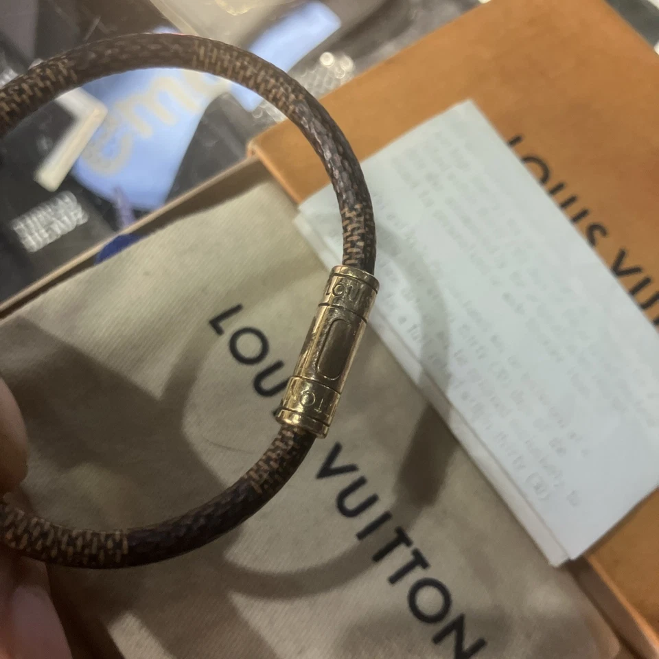 Auténtico brazalete de cuero con monograma Louis Vuitton LV Keep It marrón dorado 126038 Foto 2 de 2