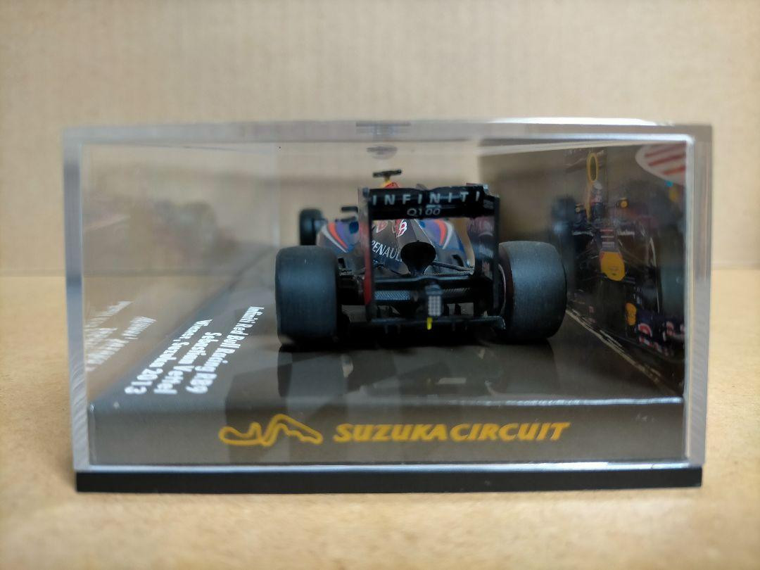 ミニカー Red Bull Racing Renault Red Bull Racing Renault No. 2 M. Webber Formula 1 Showcar