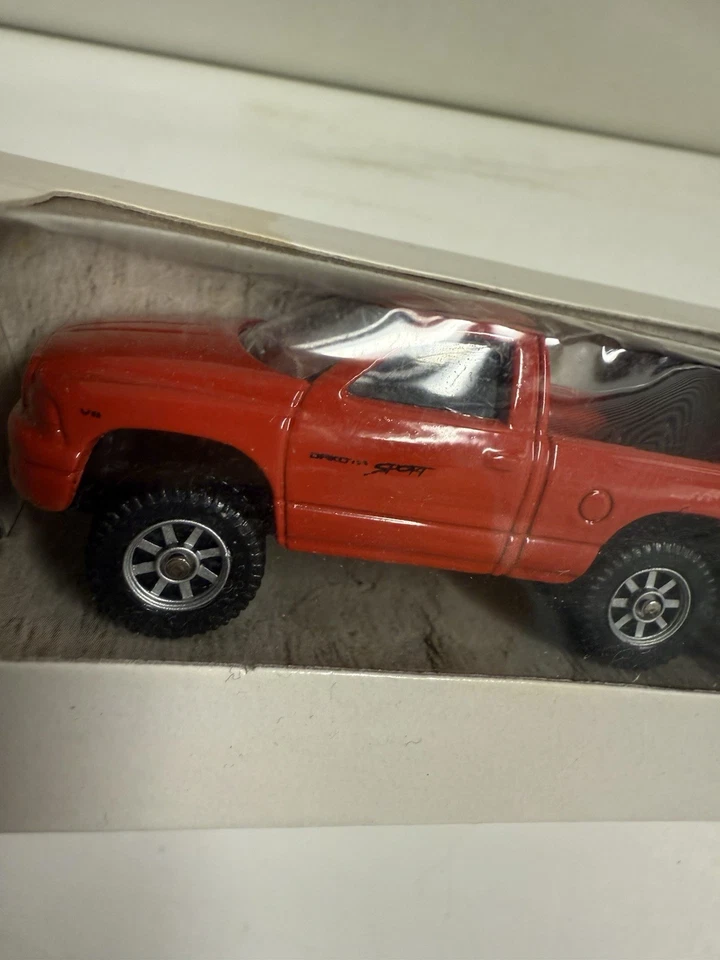 Camión Dodge Dakota Sport Maisto Die Cast Metal Rojo Limited 12/2000 (G3) Foto 3 de 4