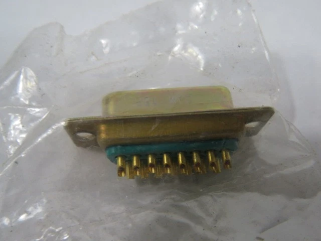 TRW Cinch DAM-15P D-Sub Connector 15-Pin ! NWB ! - Image 2 of 3