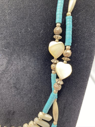 Collana stile nativi americani perle Heishi malachite cuori intagliati 30" - Foto 2 di 9