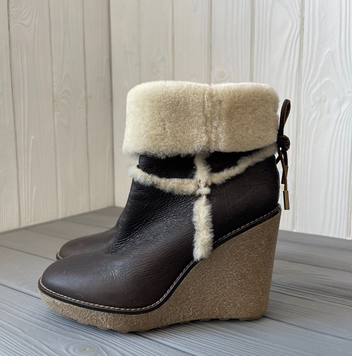 ★【MONCLER】Mule in pelle imbottite Mon Pocket★ミュール Moncler Brown Leather Merino Fur Boots Platform Wedge