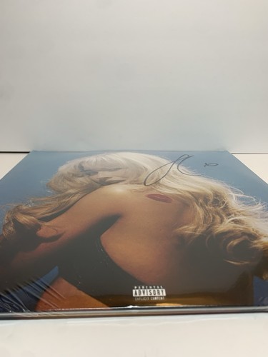 New Sabrina Carpenter Signed Short n' Sweet Deluxe Vinyl Autographed SEALED READ - Picture 4 of 20