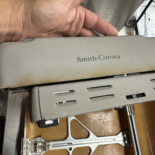 1950's SMITH CORONA SILENT SUPER Portable Manual Typewriter w/Carry Case Read - Picture 18 of 23