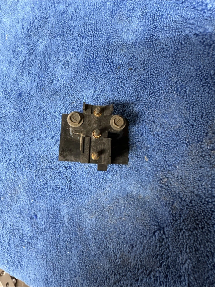 Interruptor de descongelación GM Defog usado OEM sin probar retirado de un Oldsmobile Omega 77 Foto 2 de 4