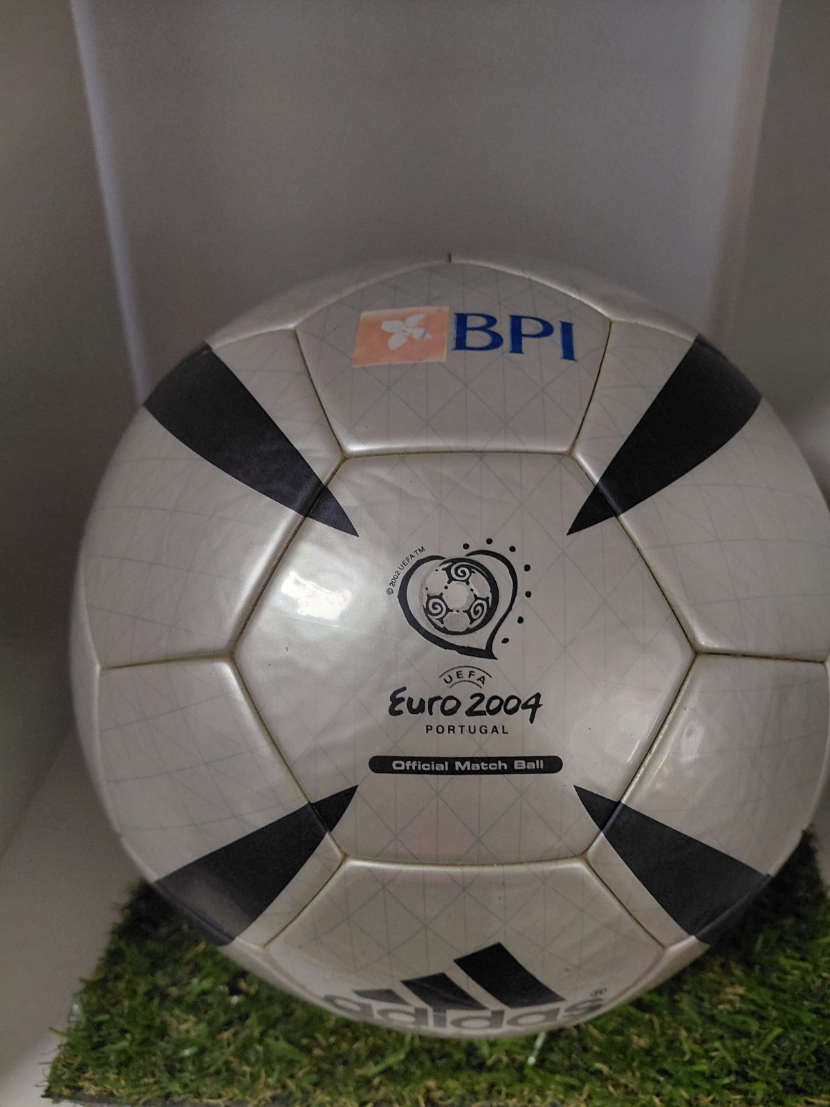 Adidas Roteiro 2004 Official Match Ball PELE EUSEBIO SIGNED