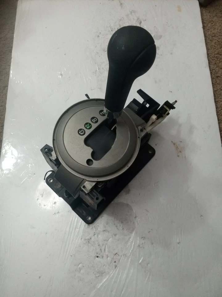 MITSUBISHI ENVAVOR PALANCA DE CAMBIOS MONTAJE PALANCA DE CAMBIOS PISO 2004-11 MR953503-01 Foto 3 de 4