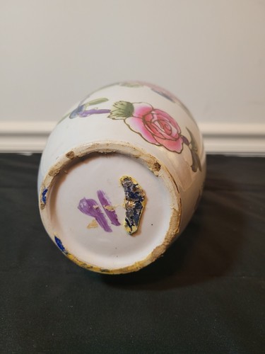 Vintage Chinese Porcelain Vase (Repaired) - Picture 8 of 9