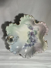 Nice Hand Painted Ruffled Edge Porcelain Bowl Unmarked, 8-1/2" Flowers Gold Trim
