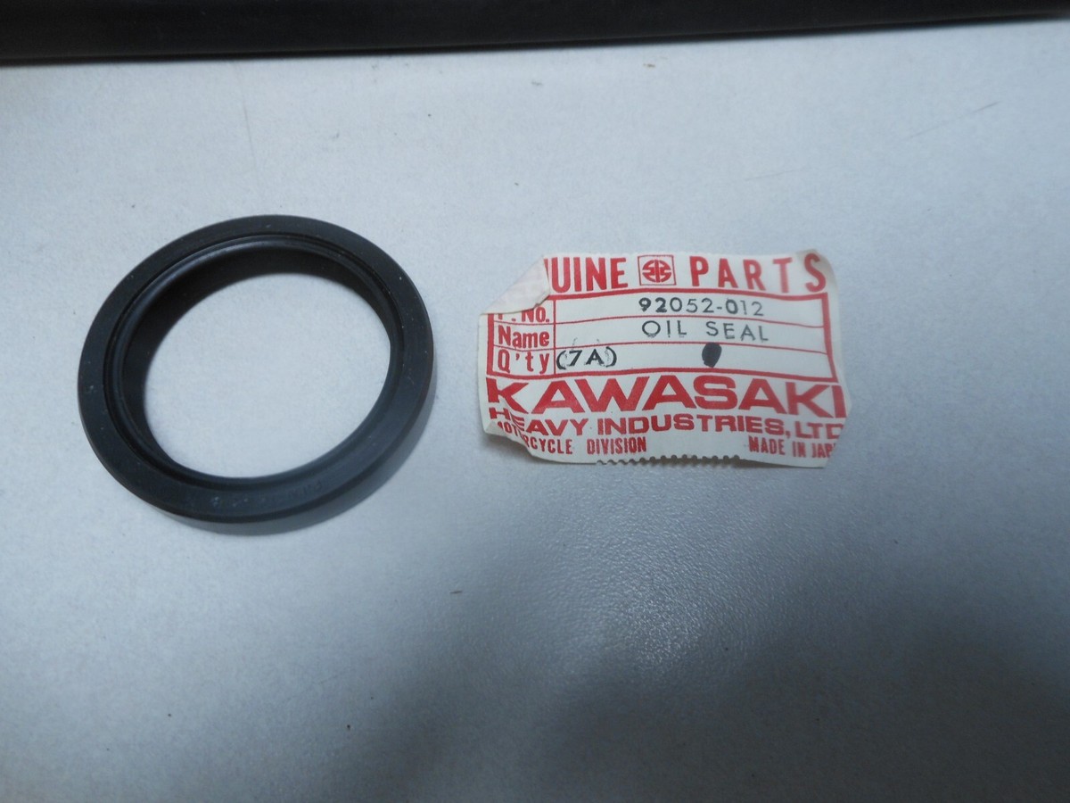 a_ NOS Kawasaki Oil Seal 1974-1978 KZ400 92052-012 | eBay