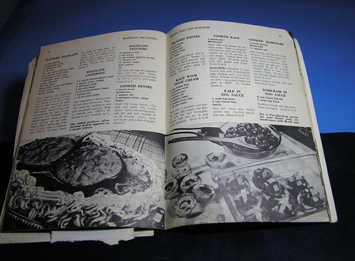 Vtg Culinary Arts Ins. Cookbooks-Casseroles+ 50 Ways to serve Fresh Vegetables - Picture 5 of 11