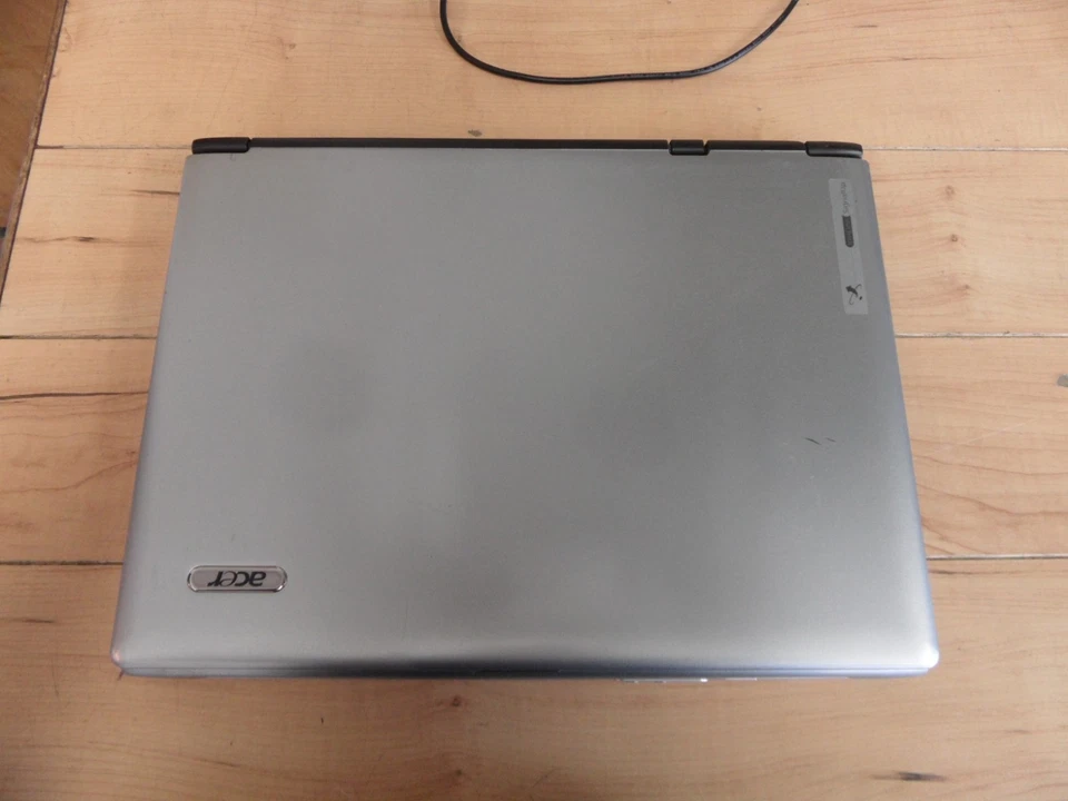 Acer Travelmate 4062 WLCi Laptop 4 Parts Booted Windows Hard Drive Wiped * - Image 4 of 4
