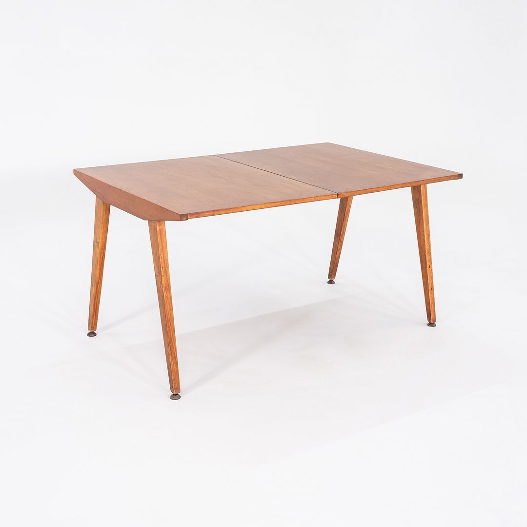 テーブル 1929 The Trestle Dining Table is an early George Nakashima design