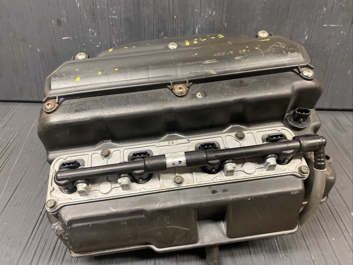 2005-2006 Kawasaki Ninja ZX6R Airbox assembly with injectors