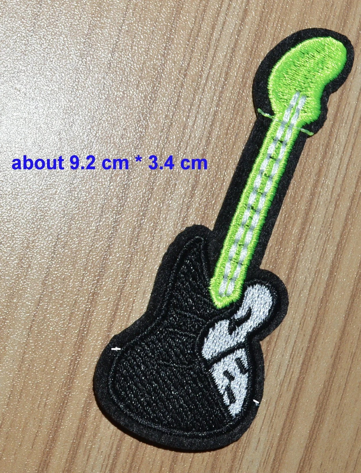 100x GUITAR IRON-ON PATCH embroidered ROCK ROLL MUSIC INSTRUMENT APPLIQUE