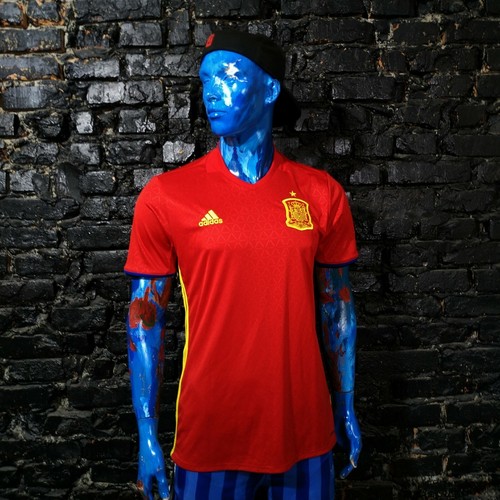 2016-17 Spain Home Shirt *w/tags* S AI4411