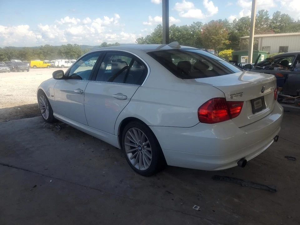 Conjunto de faros derechos usados se adapta a: BMW 335I SDN 2011 con xenón HID con cabezal adaptativo Foto 2 de 4