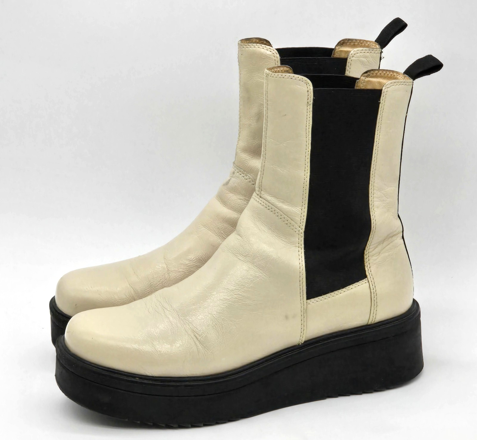 VAGABOND Tara Chelsea Boots Sz 10 Cream Patent Leather Chunky Platform Y2K Bratz