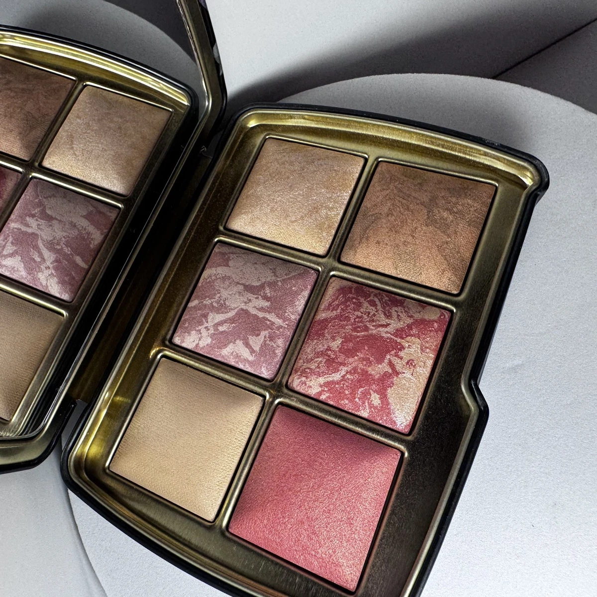 Preços baixos em Paletas de Maquiagem facial Hourglass | eBay