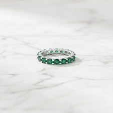 Vivid Emerald Green Full Eternity Band   Sterling Silver  Size 8