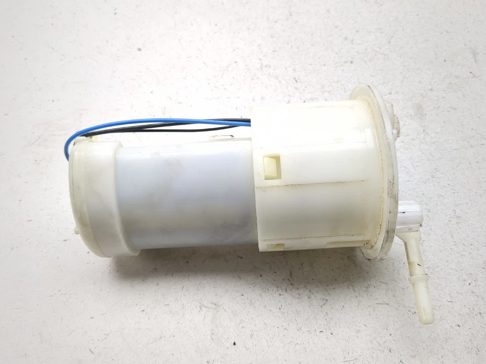 05-10 Triumph Sprint ST 1050 汽油燃气泵组件 — 第 3/4 张图片